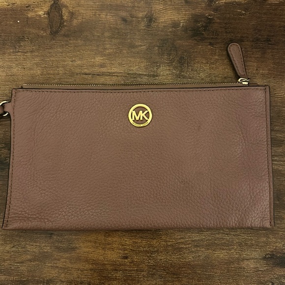 Michael Kors Handbags - MK Wristlet | Mauve & Gold